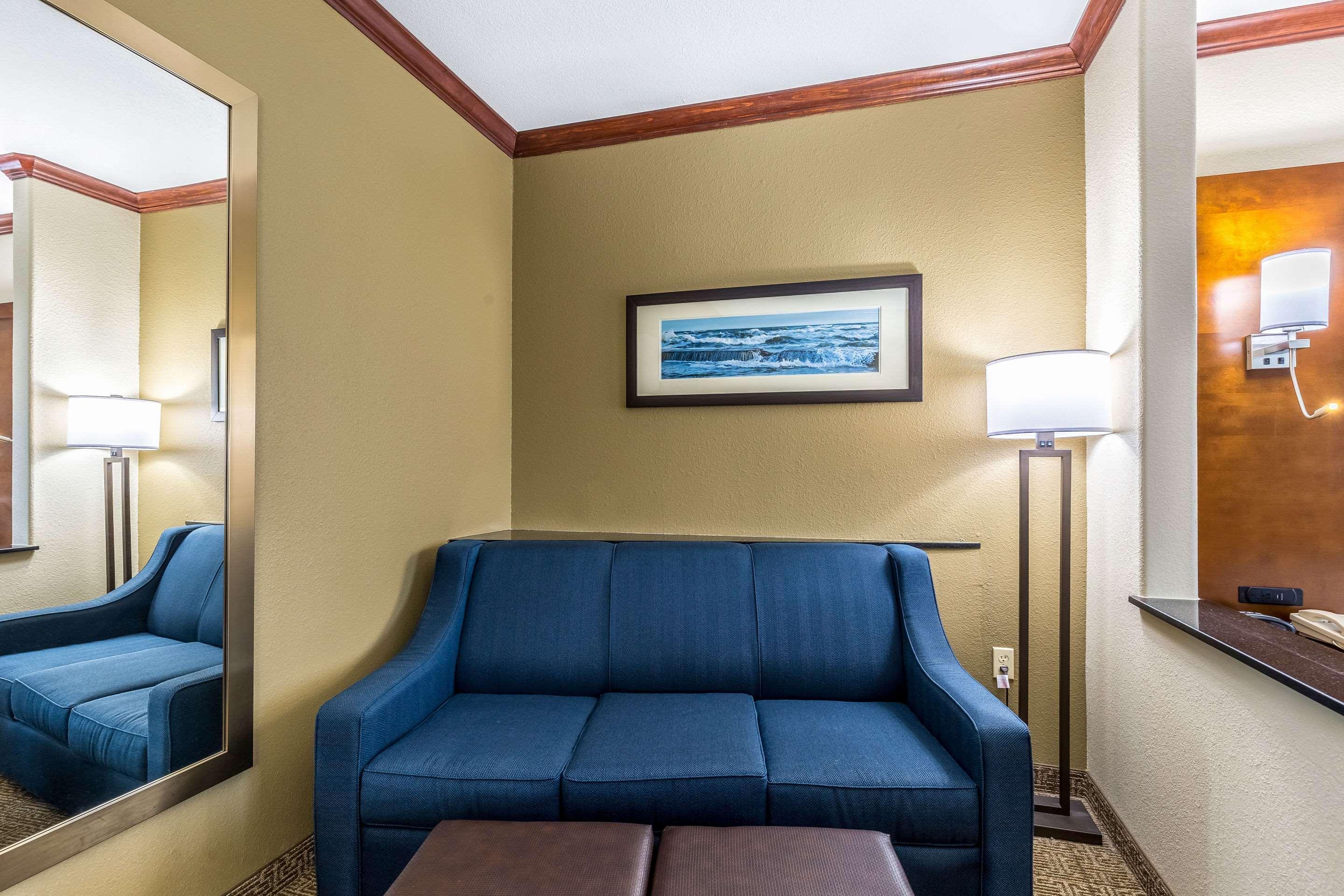 Comfort Suites Galveston Exterior photo