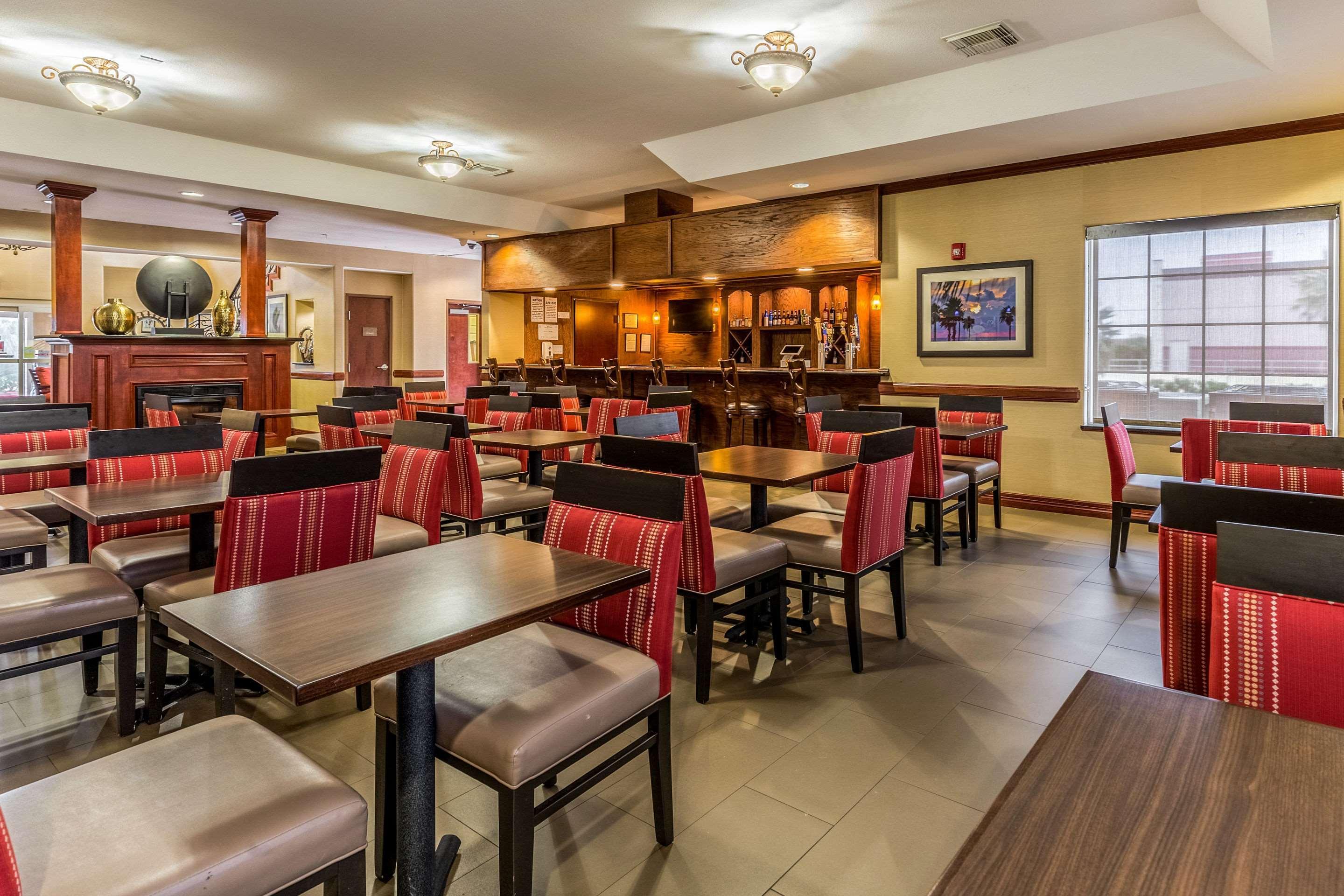 Comfort Suites Galveston Exterior photo