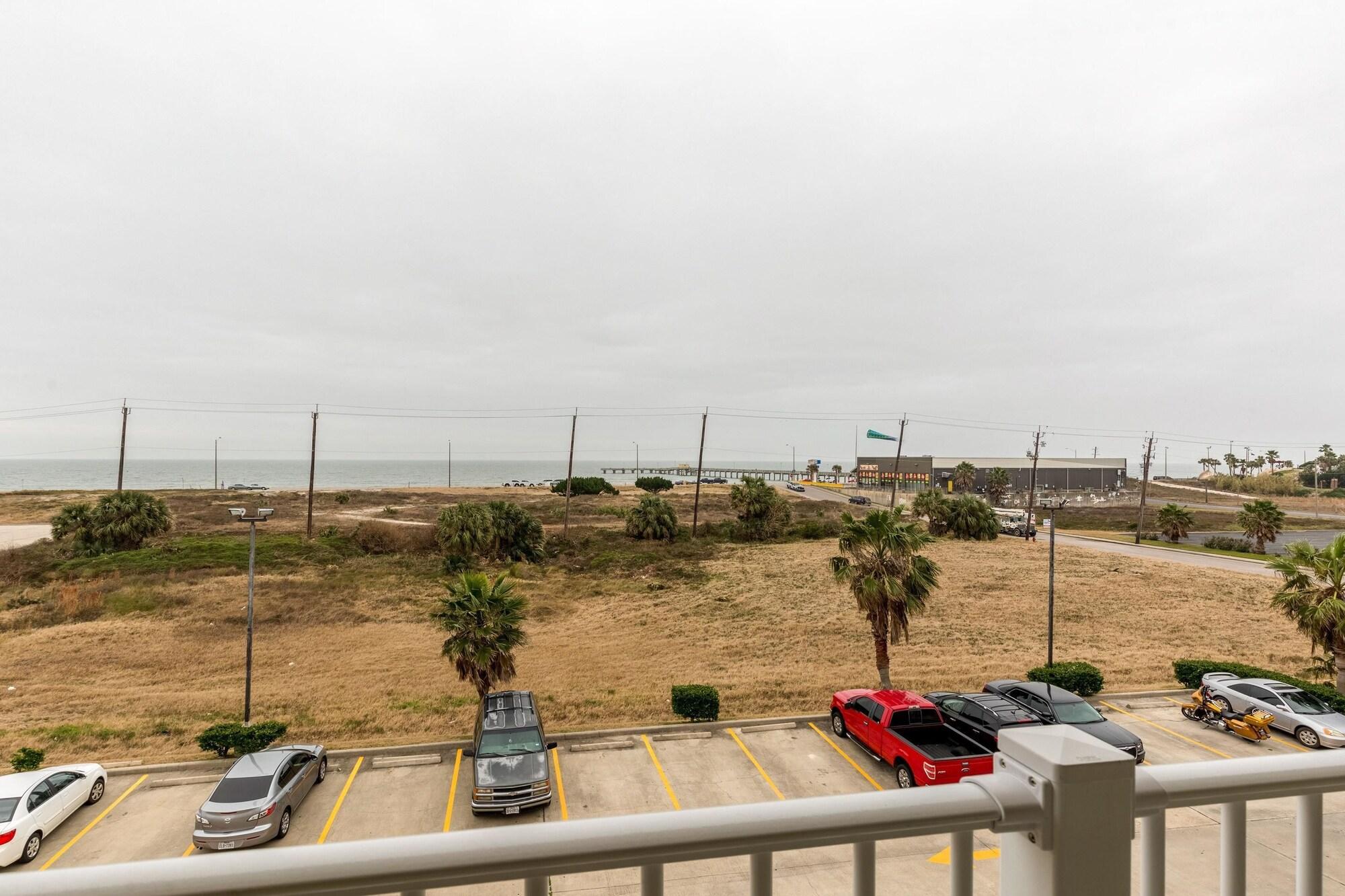 Comfort Suites Galveston Exterior photo
